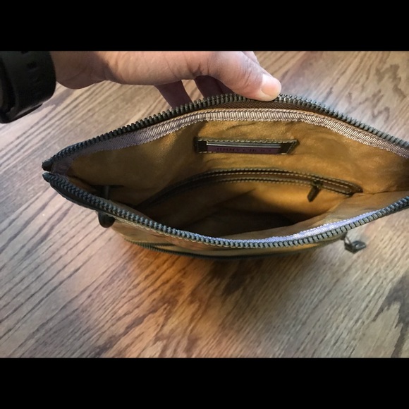 Jimmy Choo silver leather clutch with wrist strap - Picture 4 of 5